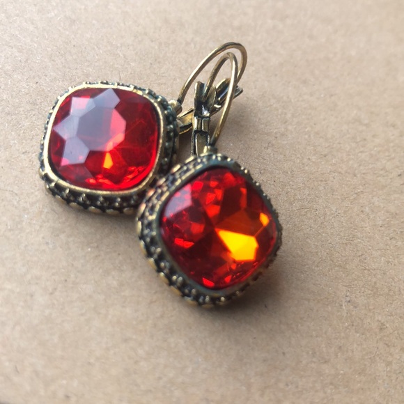 🟥 SOLD ‼️Vtg Earrings - Picture 4 of 5